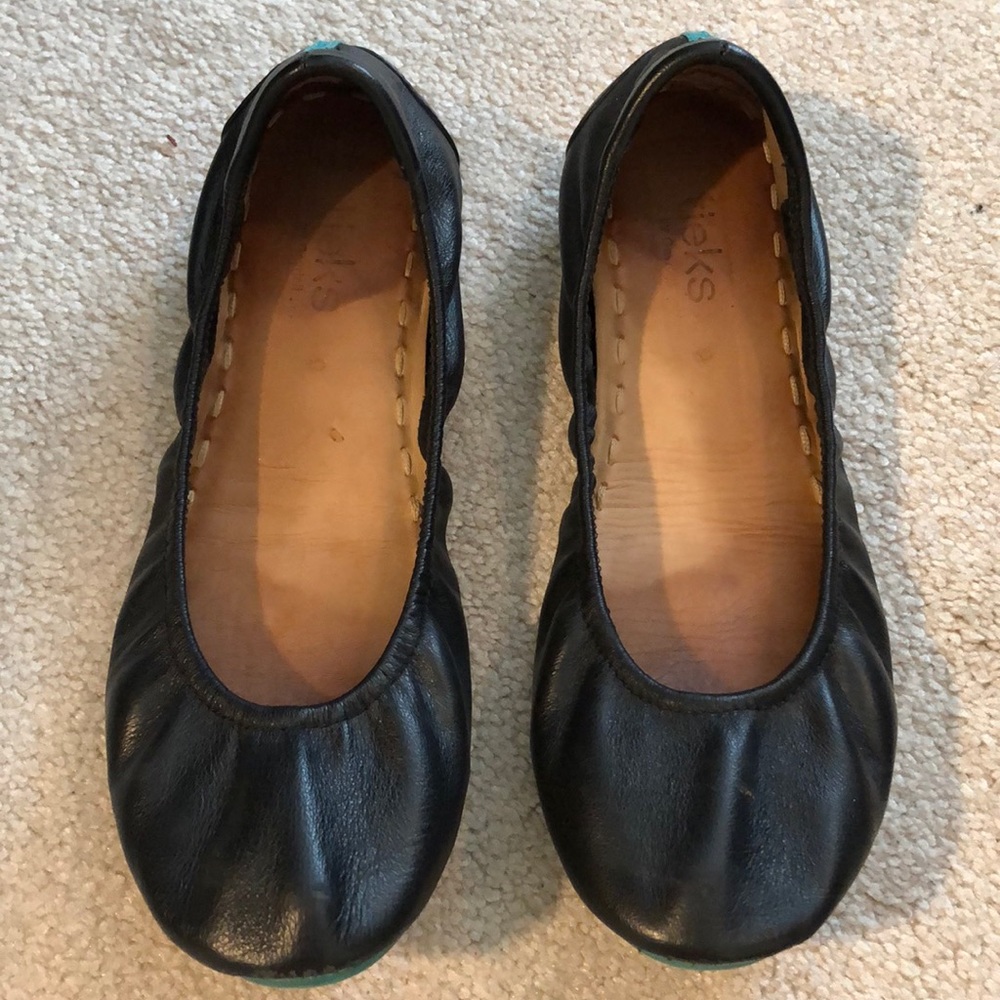 Black Leather Tieks Size 9